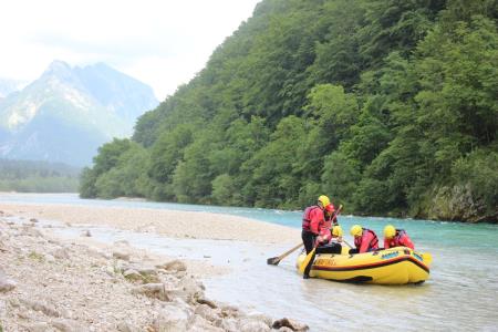 TUDI SLEPI IN SLABOVIDNI NA RAFTINGU PO SOČI11